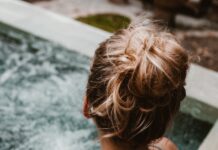 스트레스, 제대로 관리하면 건강은 물론 삶의 질도 달라진다 woman in hot tub