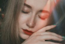 “괜찮다가도 훅 무기력해요”… 혹시 만성염증 때문일까요? female model's portrait photo