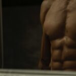 “근육 건강, 일상의 작은 변화에서 시작하세요” topless man in black shorts