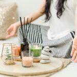 집에서도 쉽게 실천하는 ‘마음챙김 명상’, 일상 속 스트레스 완화법으로 인기 woman in white tank top holding black chopsticks